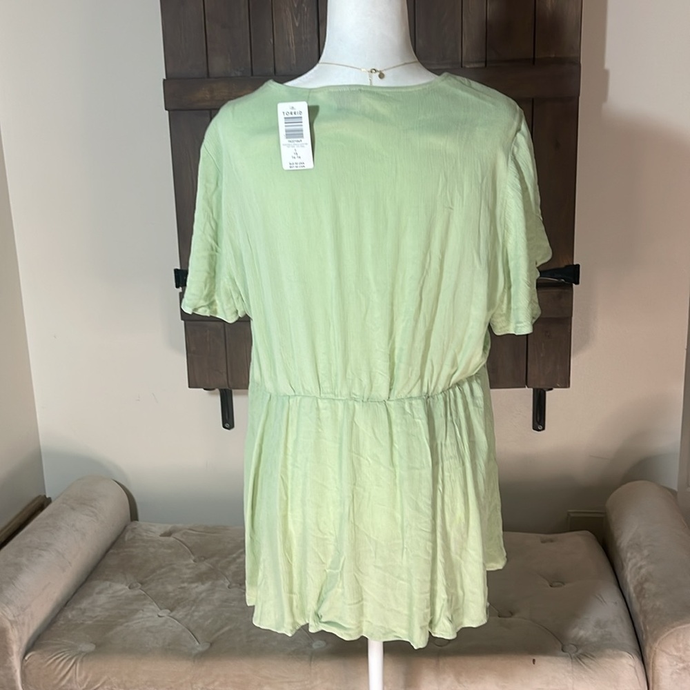 Torrid size 1, blouse - Picture 2 of 2
